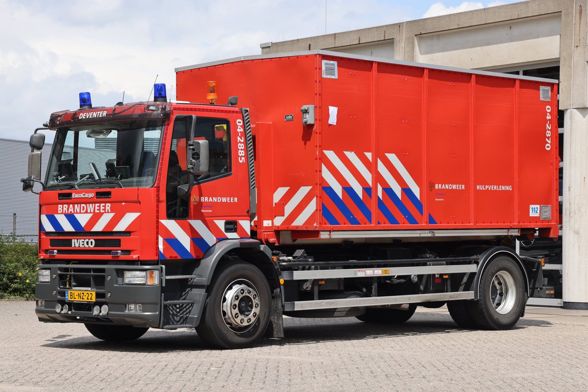 Ook brandweer Deventer is voorzien van een nieuw hulpverleningsvoertuig. Opbouw is gedaan door Euro GV in opdracht van Kenbri. Op de tweede foto is de huidige HV zichtbaar. #brandweer #Deventer