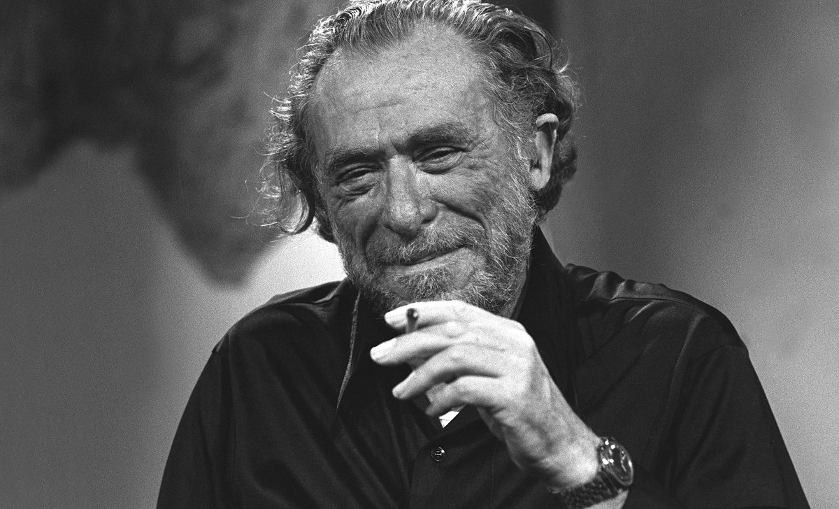 "Seuls les fous et les solitaires peuvent se permettre d'être eux-mêmes. Les solitaires n'ont personne à qui plaire et les fous s'en foutent complètement de plaire ou pas." 
-Charles Bukowski-