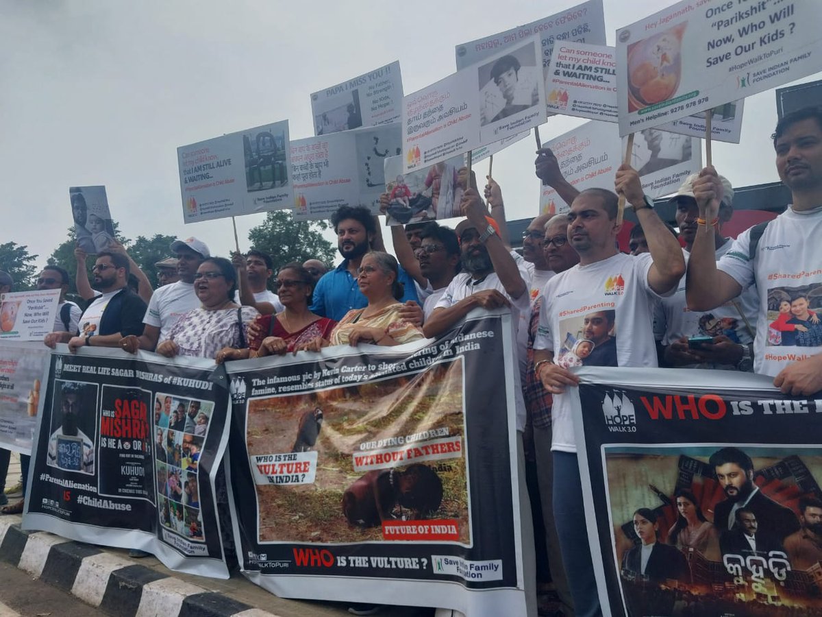 RUDRABABASIFF's tweet photo. What will become of children if they don't get their father's guidance?"
#StopTheWarOnFathers
#IAmADadNotATerrorist
#EqualRights
#EqualParent
#EqualLove
#StopParentalAlienation
#SharedParenting
#HopeWalkToPuri
@AnubhavMohanty_
@realsiff https://t.co/xyGWhkkEAn