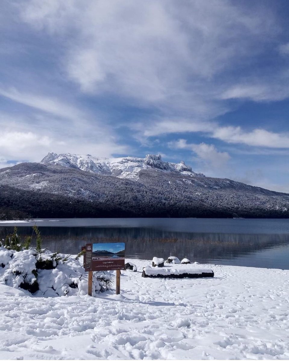 soymariche's tweet photo. Inviernos que dejaron huella en los espejos neuquinos #LagoFalkner Camino de los 7 Lagos. Paisajeamos? campinglagofalkner 👏🏼 #BuenDomingo twitter! Patagonia Argentina🩵🇦🇷 https://t.co/AhvfnZ0HoS