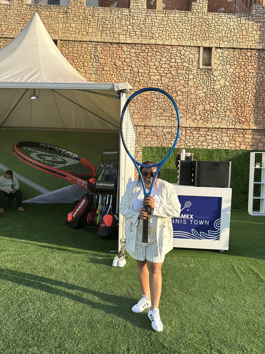 _Akhona_'s tweet photo. Out and about watching the #wimbledon men’s final at #amextennistown https://t.co/AXS5IZRL3Q