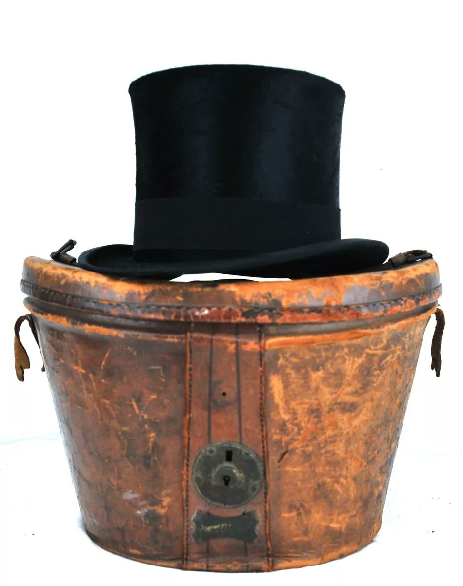 1920s top hat with original travelling case

If you use terms such as "Vintage, Victorian, Edwardian" and so on for these, they'll sell for about £50. If you add terms such as "gothic, goth, vampire" you can quadruple that 😎

#oldstuff #vintage #antiques