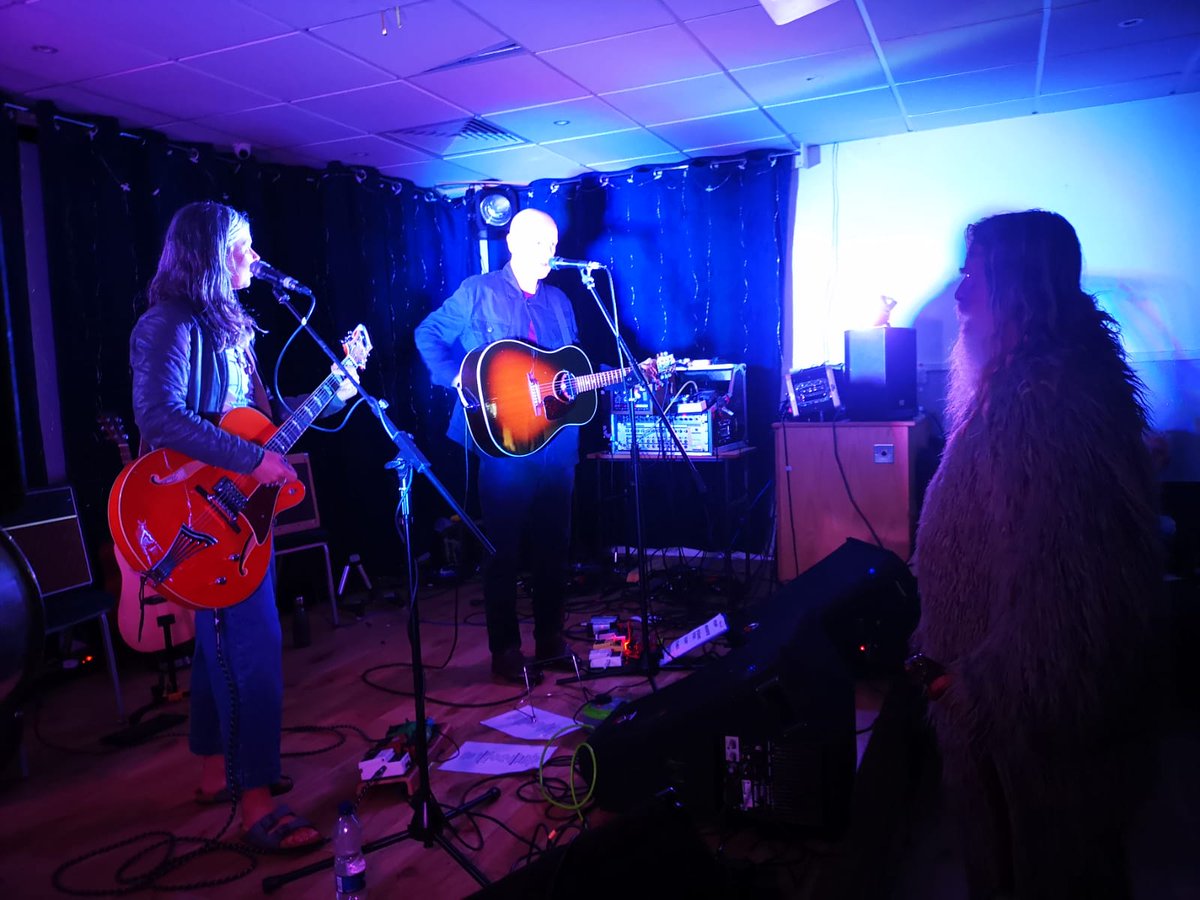 The Vaselines meet Bigfoot.
Picture by Mig