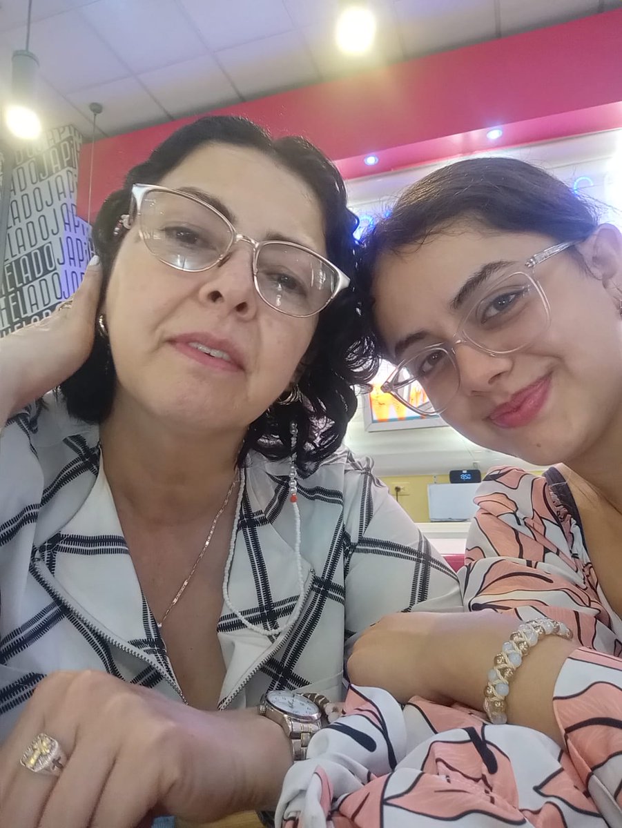 YESICAANDREAFO1's tweet photo. Mi mamá es la mejor, es el amor más puro y real que pueda sentir, ella siempre hace todo para que yo esté feliz. Ella siempre está para mi. Lo único que me queda es esforzarme cada día para no decepcionarla.
#Teamomami https://t.co/KHqxPW3IPX