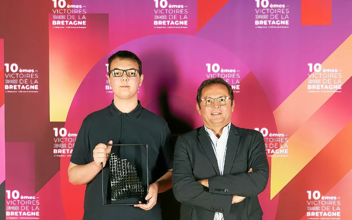 r2dtooldys's tweet photo. Septembre 🚨 Itinéraire des Talents 
🚨 décembre Prix coup de cœur Victoires de la Bretagne
Mécénat du Fond de dotations du Crédit Mutuel Arkéa👉3000 Keydys en Bretagne. 
🔥juin Flamme Olympique.
🚨 Juillet Prix Pépite étudiant-entrepreneur
 #DYS #Paris2024 #claviers #Keydys https://t.co/VknjlxluwB
