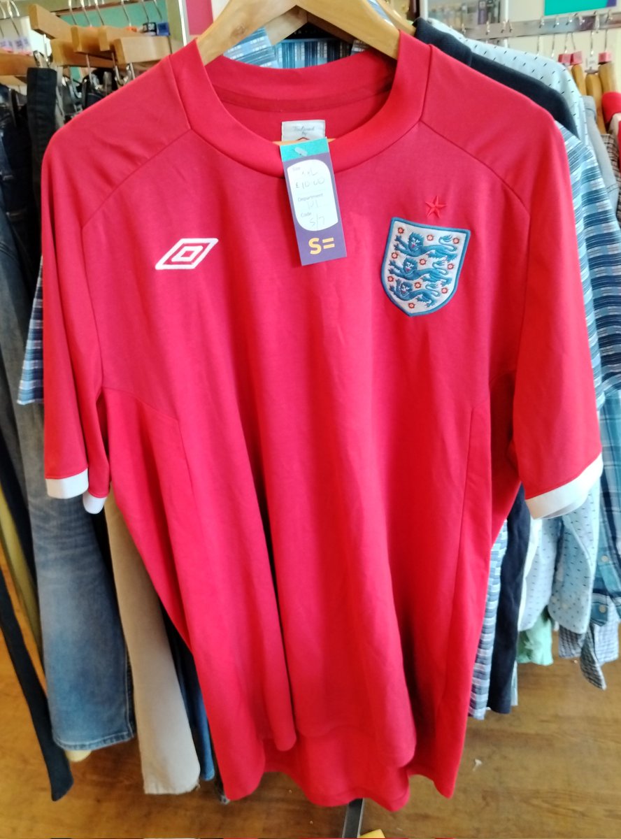 It could be a once in a lifetime result tonight 🤞

Come on England!

#EURO2024
#EnglandvsSpain 🏴󠁧󠁢󠁥󠁮󠁧󠁿 v 🇪🇦
#CharityShopFinds 🦁🦁🦁
