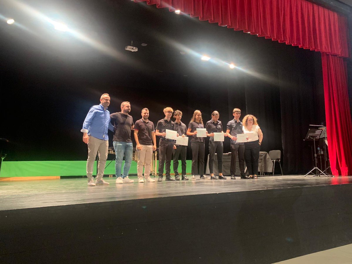 UMusicalRedovan's tweet photo. 🥈Queremos felicitar a nuestro compañero, Jaume Rueda Guillén, por obtener un segundo premio en segunda sección de solistas de percusión en el XXIII Concurso Comarcal de Interpretación Vega Baja y Baix Vinalopó, celebrado este fin de semana en Benejúzar.

👏🏻 ¡Enhorabuena Jaume! https://t.co/VXExHPHuoB