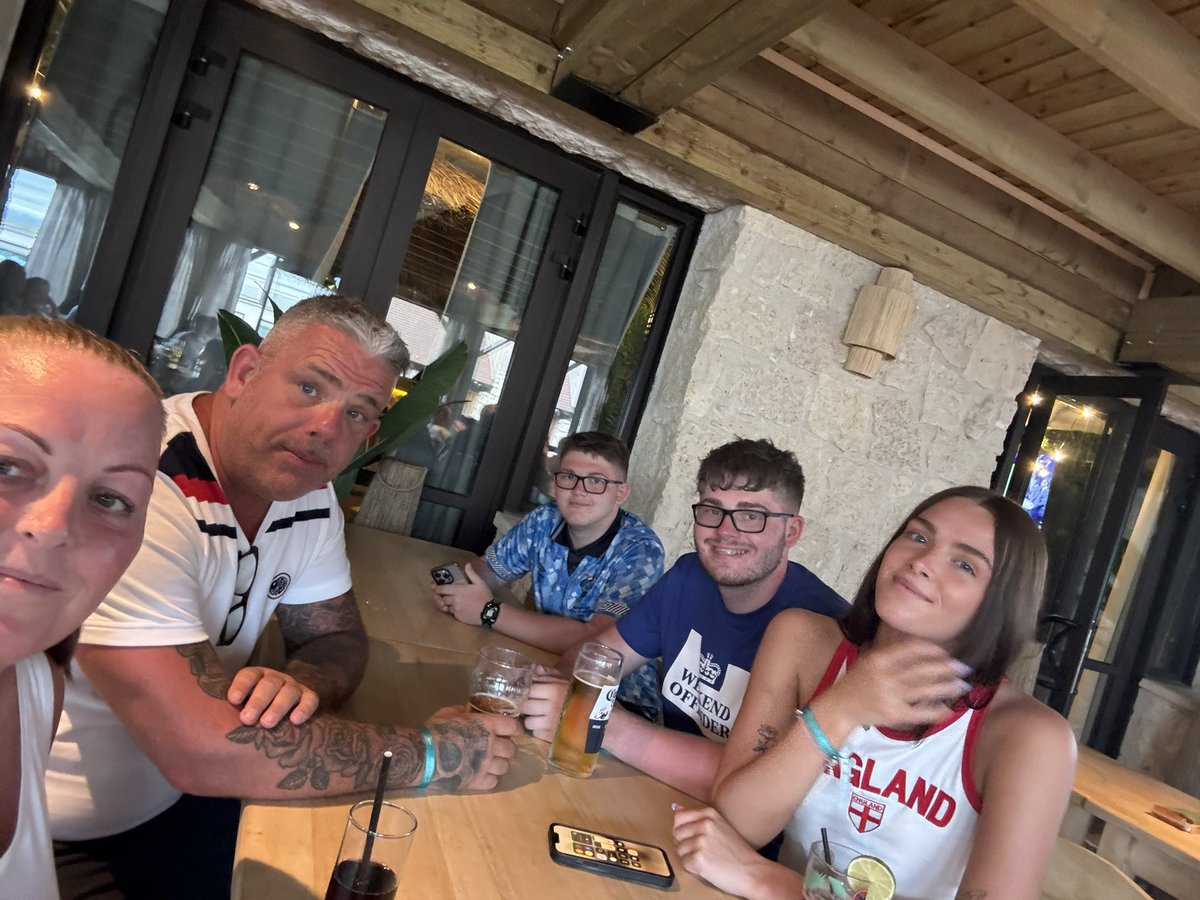 vikkip0803's tweet photo. Last day here in France and to finish off watching England 🏴󠁧󠁢󠁥󠁮󠁧󠁿🏴󠁧󠁢󠁥󠁮󠁧󠁿 https://t.co/cNkZpCWG1x
