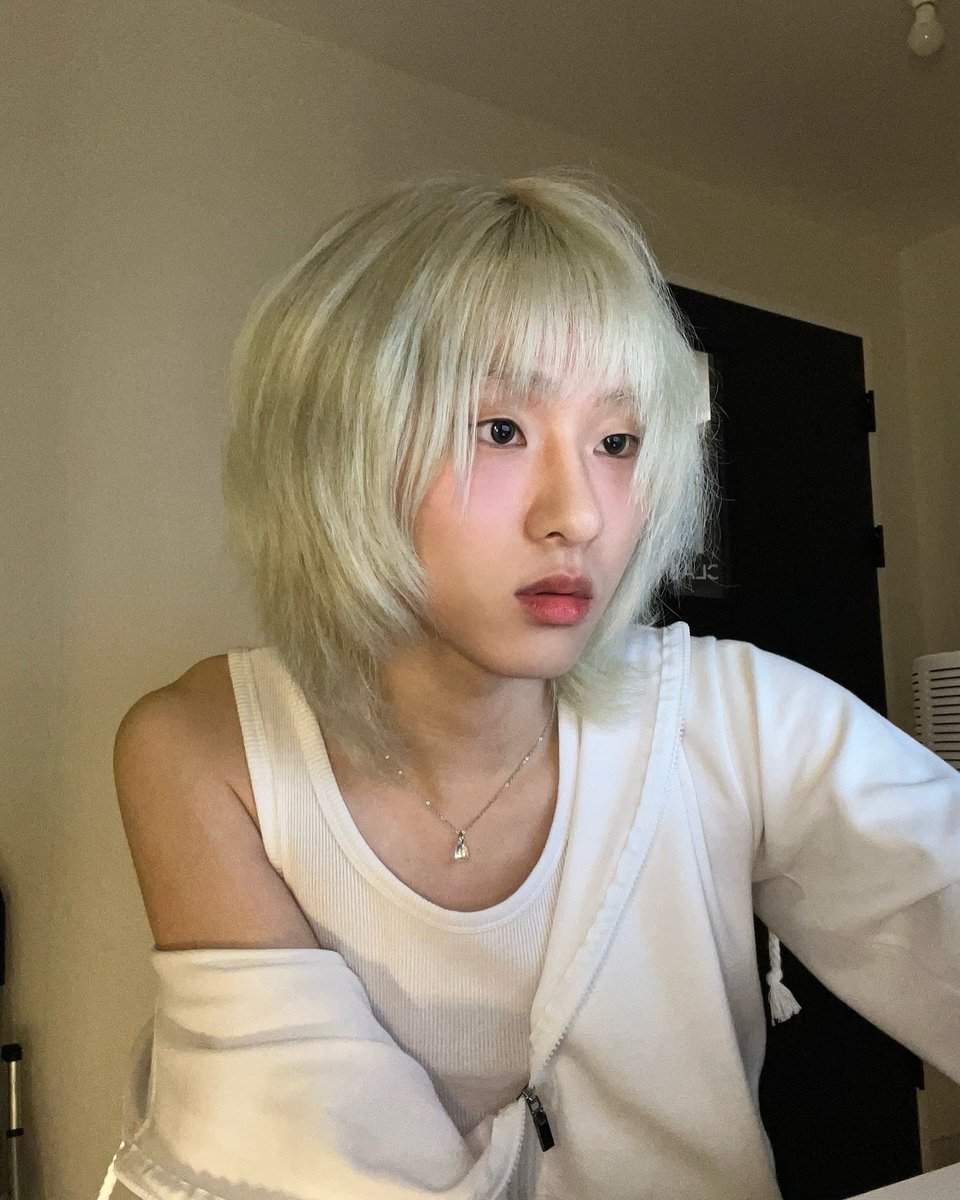DONGGUNTHINKER's tweet photo. i love him sm, you don't even understand https://t.co/6PYfRCB3Ze