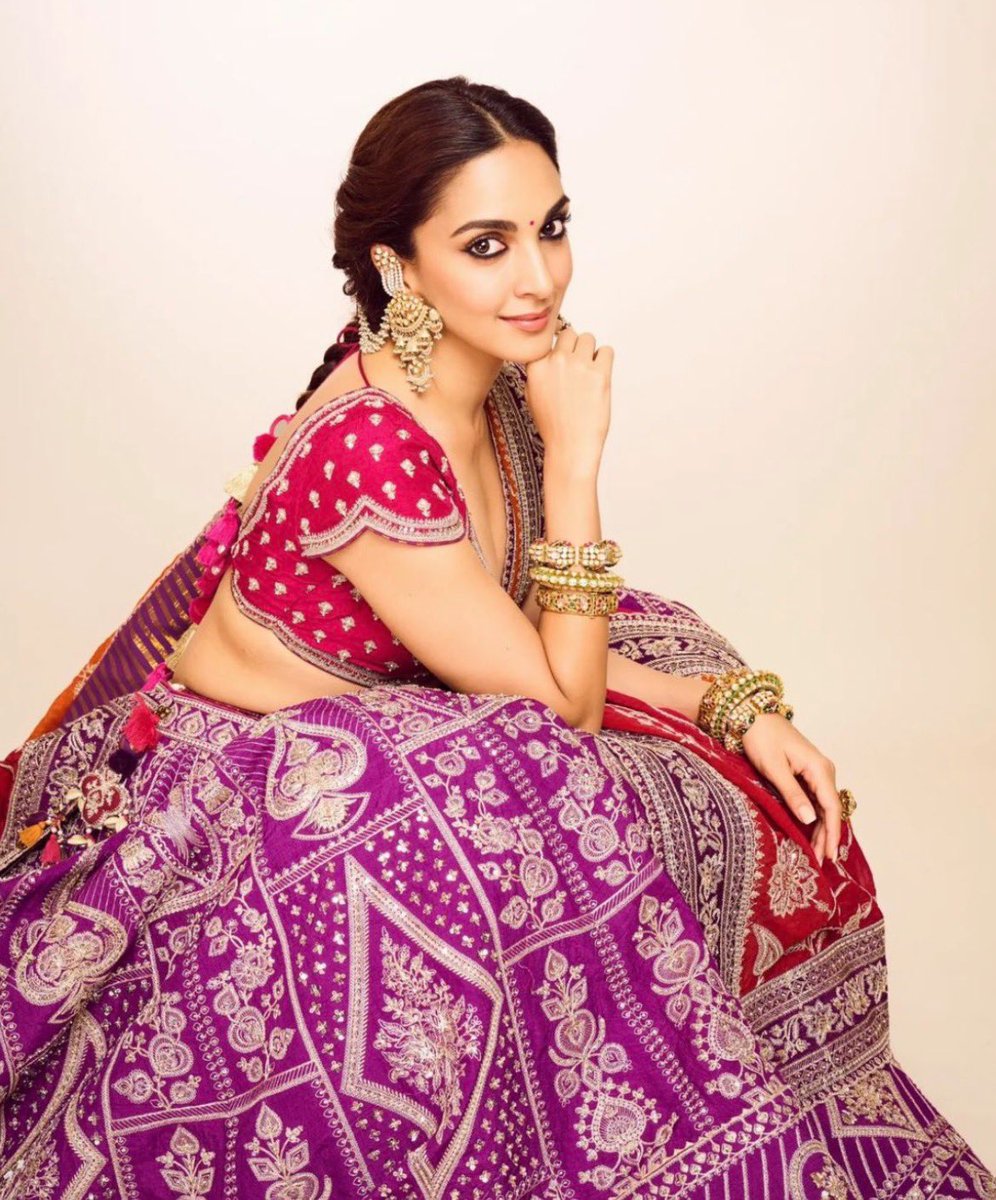 Ku52362Kumar's tweet photo. Katha Kishan Kapadia 

#KiaraAdvani #AmbaniFamilyWedding #SatyapremKiKatha https://t.co/4LPcKMLSXV
