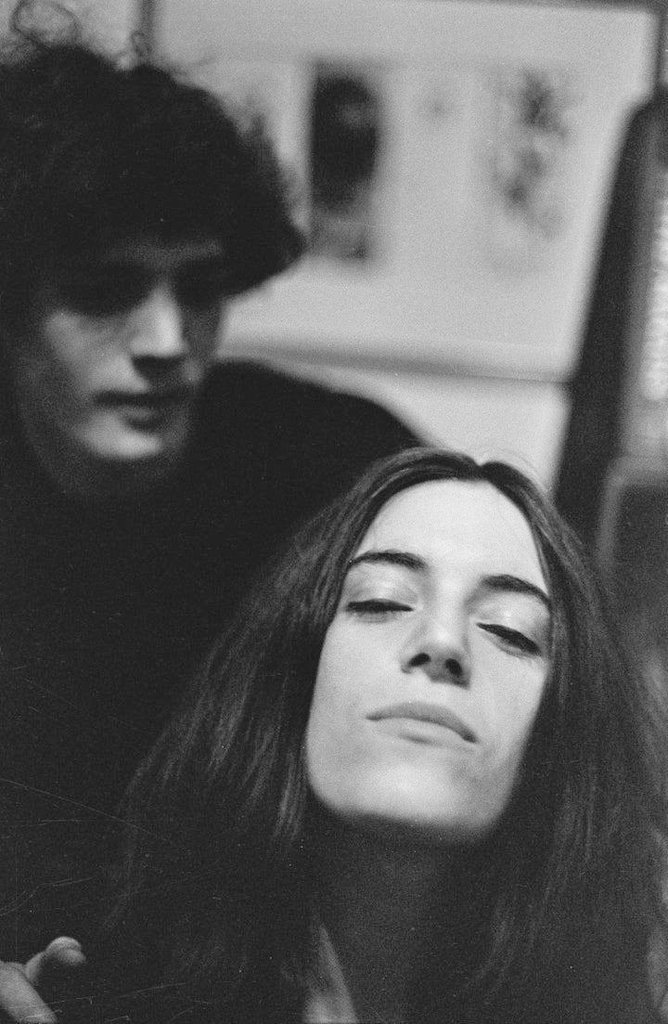 Jacted7's tweet photo. Patti Smith &amp; Robert Mapplethorpe
by Lloyd Ziff
c1968/9 https://t.co/YAvsYaqxf9