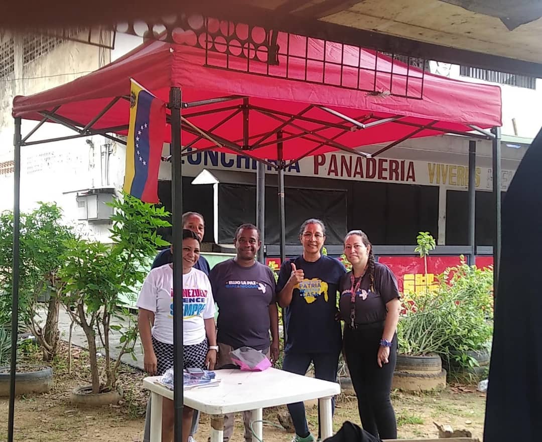 La estructura de #GuarenasPSUV están realizando un trabajo increíble al desplegarse en los diferentes sectores, de Oropeza Castillo UBCh Ricardo Montilla, Alonso Andrea Ledesma y Adventista, para fortalecer los Puntos Tricolor. <a href="/NicolasMaduro/">Nicolás Maduro</a> <a href="/PartidoPSUV/">PSUV</a> #VenezuelaUnidaAvanza