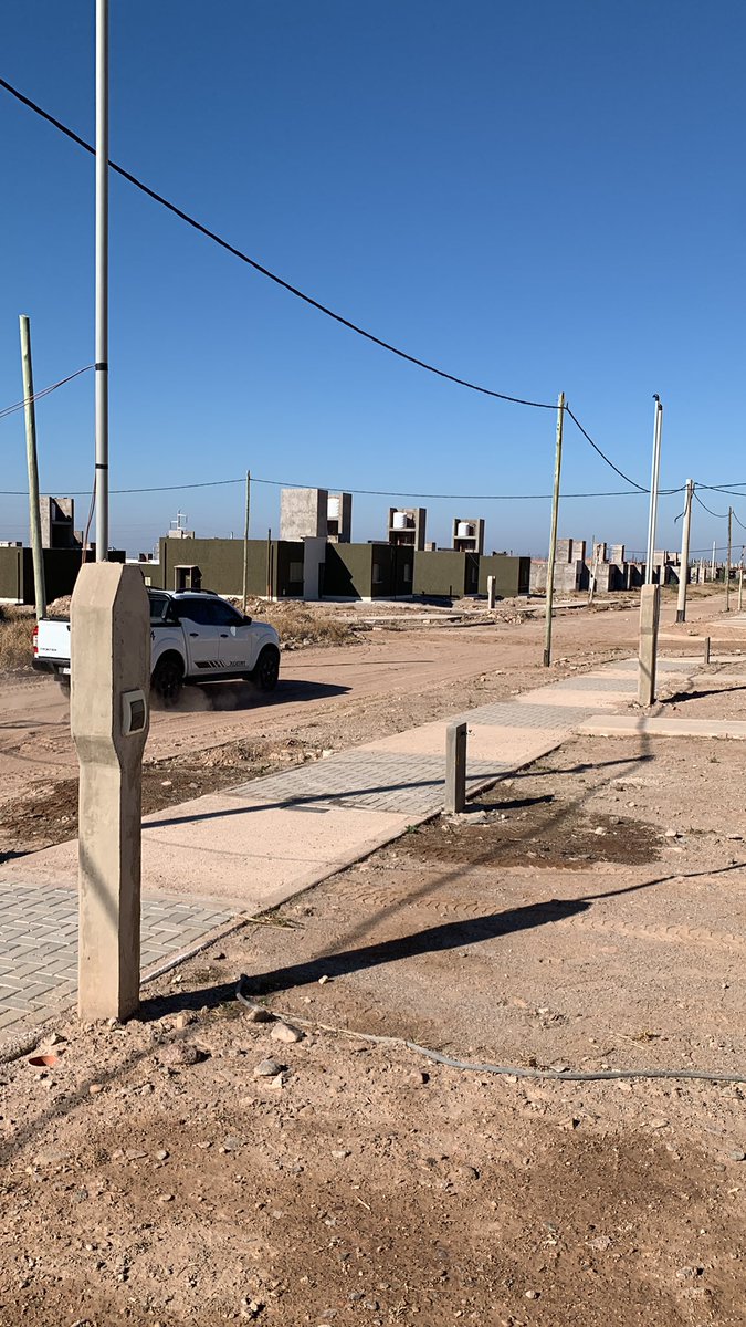 Lupo55's tweet photo. Quintela un ejemplo a seguir. Sigue la construcción de barrios populares en La Rioja. Ahora el Barrio “Néstor Kirchner” un poco demorado porque el desquiciado no envía recursos que corresponden a la provincia. Ya debe 130 millones de dólares, lacra nunca vista el Psycho Killer ! https://t.co/aFkMnW34UG