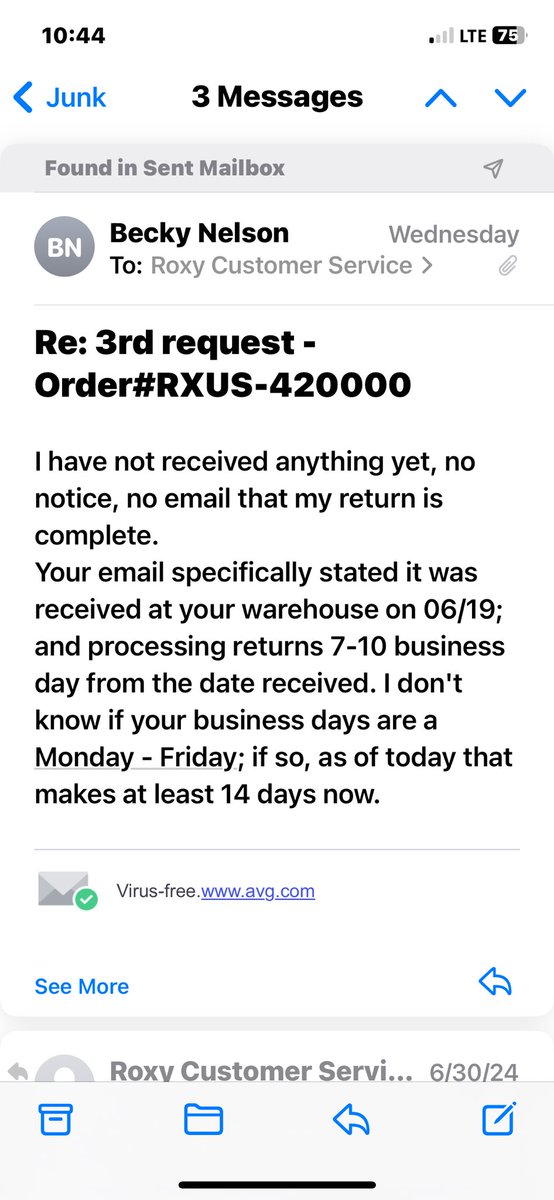 SummerNative's tweet photo. @Roxy can anyone help regarding a return?!! Email customer service is ridiculous and i dont have time to be on the phone waiting to talk to someone https://t.co/XfZ0Nb9TFz