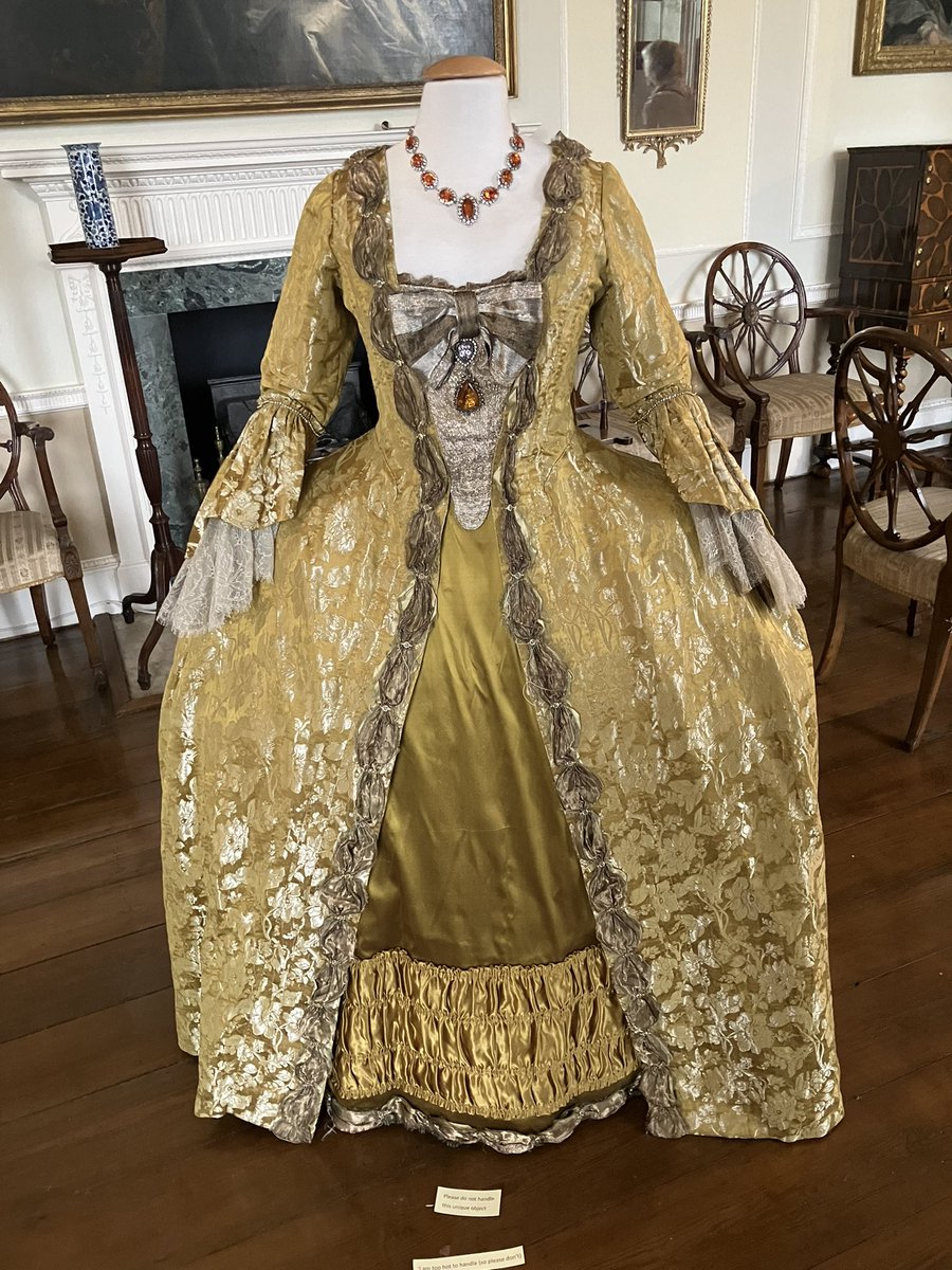 SpectralHeron's tweet photo. Enjoyed βCostume from the classicsβ today @CannonHall1760 including outfits worn by Bette Davis, Keira Knightley and Alicia Vikander #fashionhistory #Costumefromtheclassics #fancyfrocks https://t.co/IAQGxZUwrB