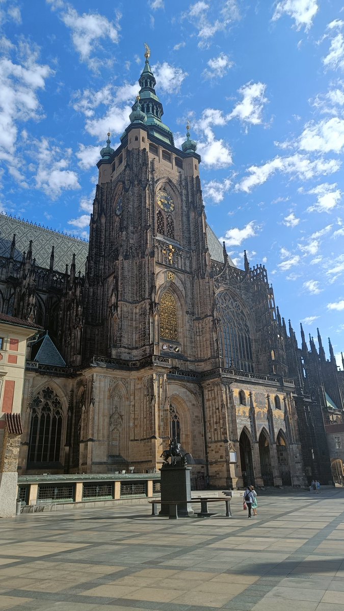 Prague - early morning jog before the crowds arrive - would recommend 👌