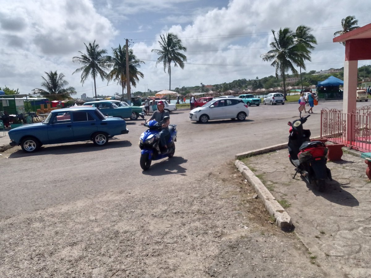 El pueblo matancero en ModoVerano disfrutando de su bellas y soleadas playas. #decmatanzas, #MatancerosEnVictoria