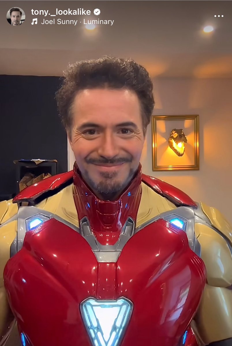 あまりにも顔が似てるコスプレイヤー見つけた。