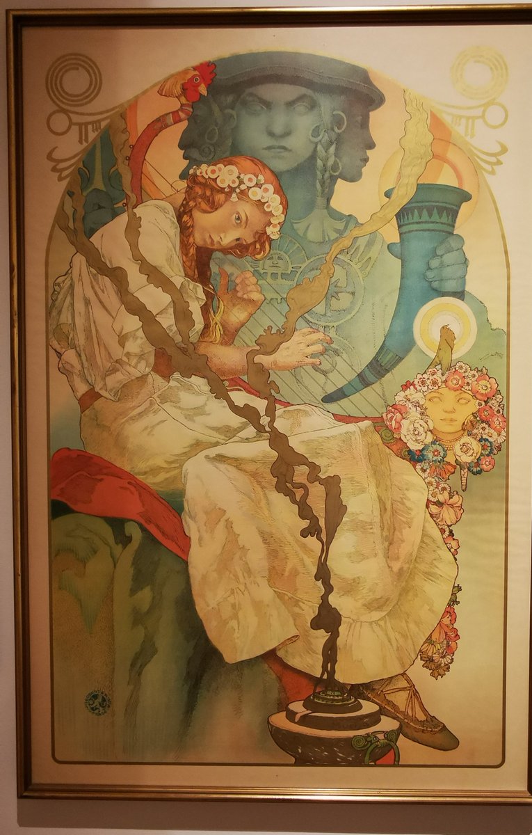 At Mucha museum in Prague.
So beautiful 😭 