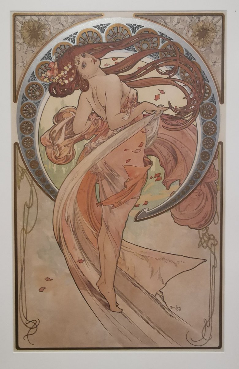 At Mucha museum in Prague.
So beautiful 😭 