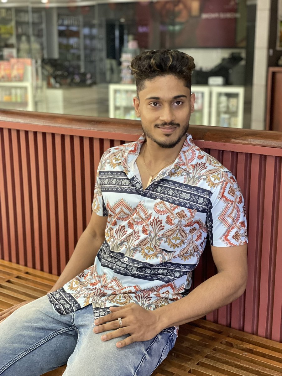 VaibhavMW's tweet photo. “ There is nothing more valuable than a smile in your life.” 🥰✨
.
.
.
#smilechallenge #instamodeling #freelancemodel #hairstyleformen #colourfulshirts #sittingpose #referenceoftheday #fyp #photogram #tannedmodel https://t.co/tH6bSWrNBA