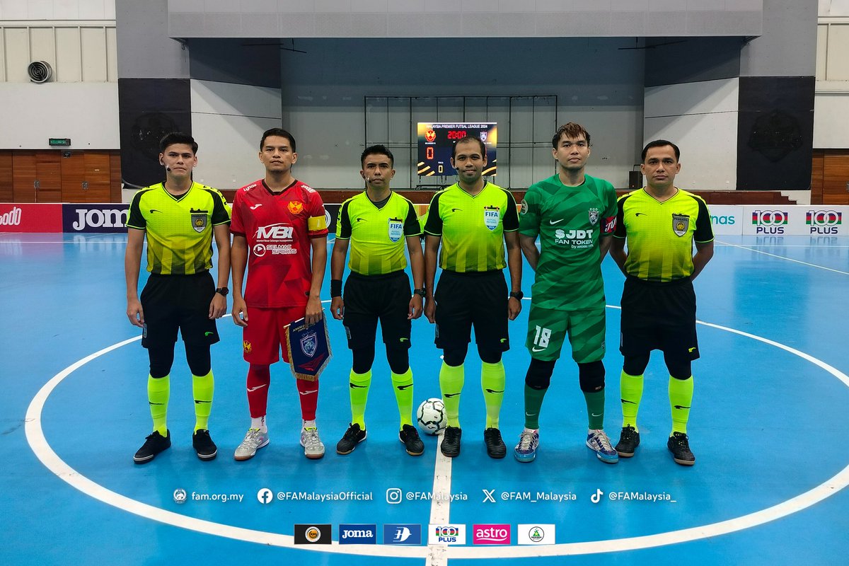 FAM_Malaysia's tweet photo. Keputusan MPFL Divisyen 1 2024

Hari Perlawanan 10 | Ahad, 14 Julai 2024

SELANGOR FC 2-1 JOHOR DARUL TA'ZIM

⚽️ Gabriel Rosa 39' Syahir Iqbal Khan Akbar Khan 40'
⚽️ Bruno Taffy 34' 

#FAM #HarimauMalaya #Futsal #MPFL2024 #gpskbs https://t.co/PMkgexjyZy