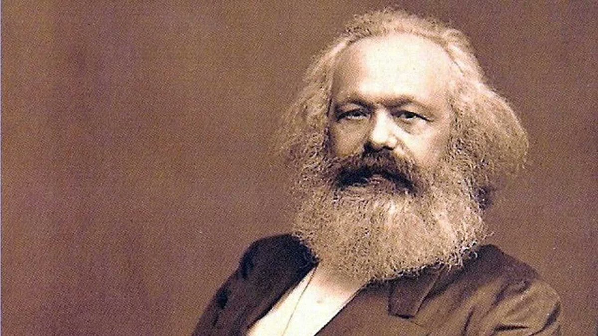 wyKdko's tweet image. Ο προοδευτικός ρόλος της αστικής τάξης κατά την κατάργηση της Μοναρχίας.
«Η αστική τάξη, ιστορικά, έχει διαδραματίσει έναν εξαιρετικά επαναστατικό ρόλο. Η αστική τάξη, όπου και αν επικράτησε, έχει καταργήσει όλες τις φεουδαρχικές, πατριαρχικές, ειδυλλιακές σχέσεις.👇