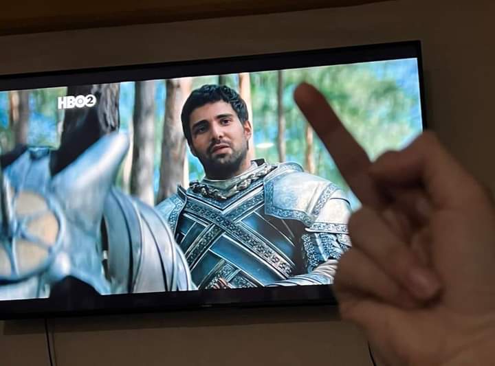 ni idea que va a pasar en el capítulo de hoy pero ya estoy así #HouseOfTheDragon