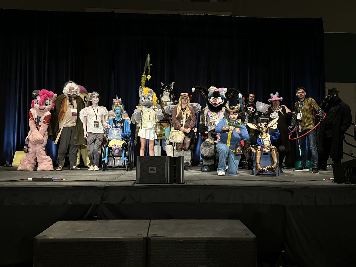 BryanBoyse's tweet photo. The cosplay contest had many great cosplayers thanks to all who participated @TrotCon https://t.co/ndlRVk95vP