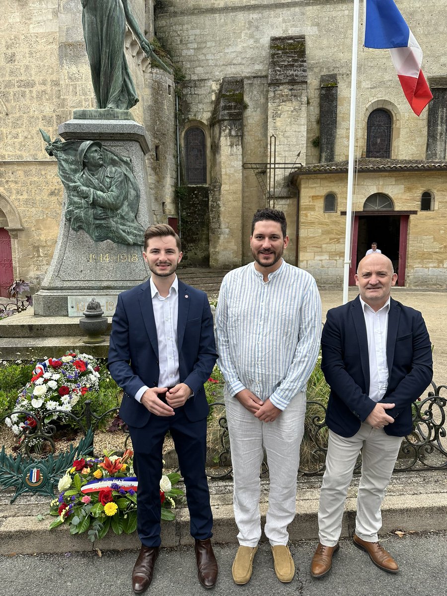 SAMVA__'s tweet photo. Nous étions ce matin présent à la cérémonie du #14Juillet à Saint-André-de-Cubzac.

Message à la nation, remise de médaille et changement de porte drapeau.
La transmission en fil rouge.

#France #FeteNationale #Gironde #SaintAndreDeCubzac https://t.co/079JQWgT63