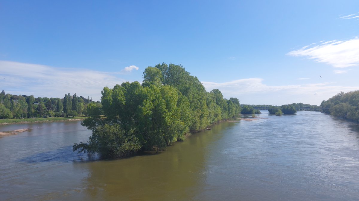 Je ferai ma rentrée en septembre en tant que professeur (PR) à l’université de Tours. Je suis très heureux de rejoindre mes collègues du département de philosophie et ne peux que remercier vivement le jury qui a déposé sa confiance en moi en m’élisant.