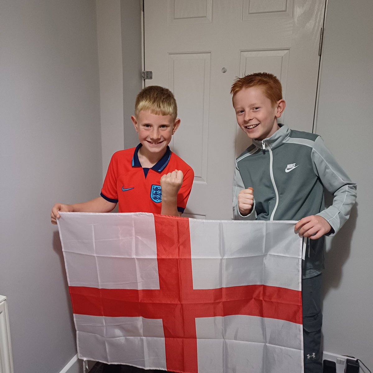callummelia1990's tweet photo. #SSNThreeLions noah and jacob https://t.co/wy0qP9Ld28