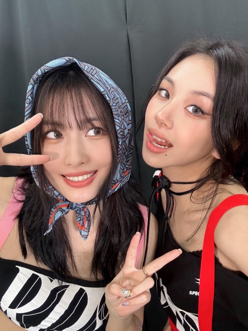 Lord__Dwight's tweet photo. 'READY TO BE' in JAPAN SPECIAL 大阪公演二日目！
MOMO 🍑 CHAEYOUNG 🍓

#모모 #MOMO #モモ #채영 #CHAEYOUNG #チェヨン #TWICE #트와이스 #미사모 #MISAMO #JAPAN5thALBUM #TWICE_5TH_WORLD_TOUR_READY_TO_BE_in_JAPAN_SPECIAL #READYTOBESPECIAL_IN_OSAKA_D2 https://t.co/ZsbK8ZA8mg