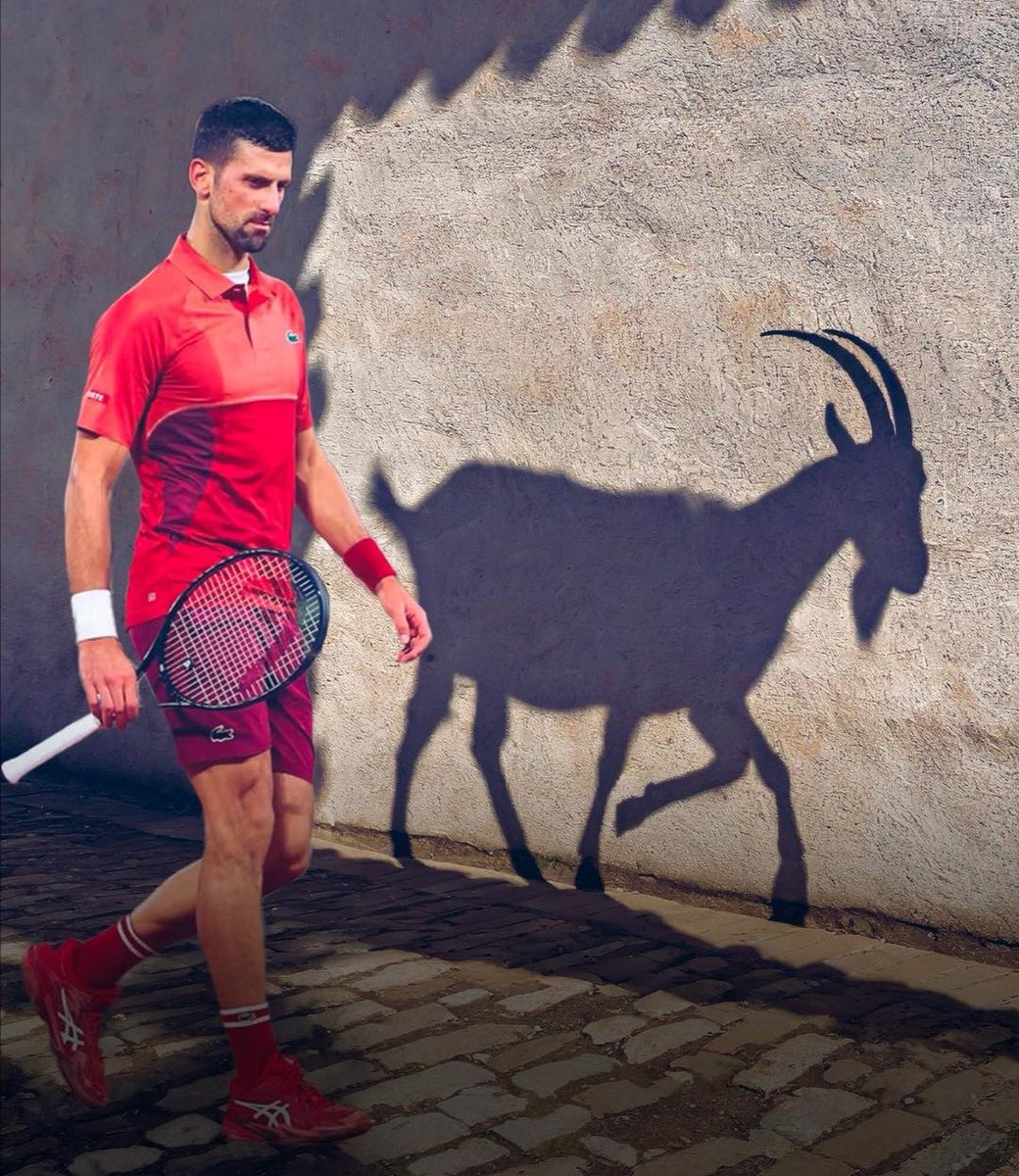 DjAndyX's tweet image. I'm super proud of @DjokerNole.
He had a knee surgery not so long ago , he wasn't sure if he was gonna play Wimbledon. he is 37 and now  playing in a Wimbledon final 👏🏾👏🏾👏🏾👏🏾
#IDEMO 💥💥💪🏿!!!