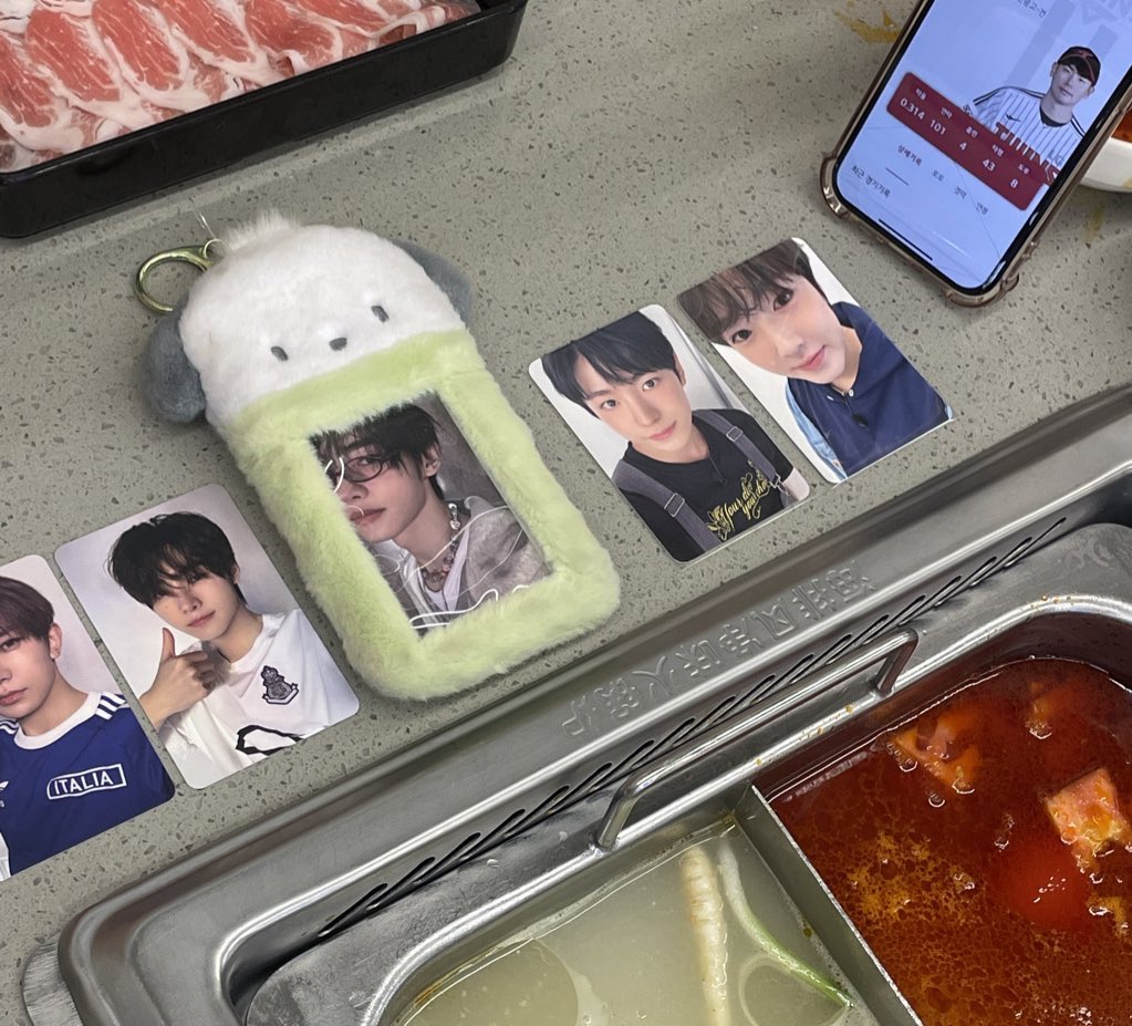 잼얘 무한제공 사건

#훈냠훈냠
#사쿠야_귀엽다