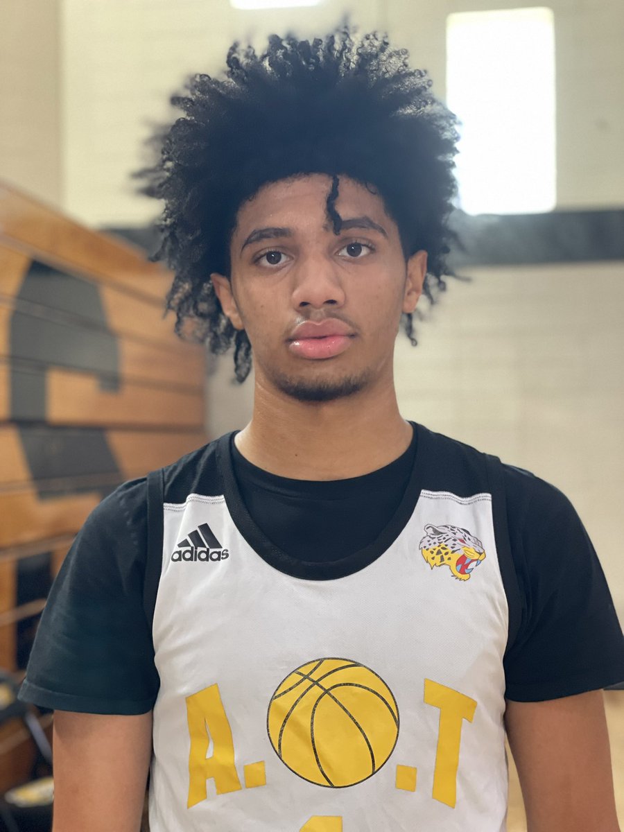 Proven_Prospect's tweet photo. ‘26 6’4” G Ermias Feleke (@Ermwitdashifts) is a name to know coming out of Elite 32. Feleke led AOT in the win with 21 points (4 3PM). Smooth lead guard who can score it in a variety of ways. Will be a prospect to track out of McEachern. https://t.co/Xw9Cmk0Aoi