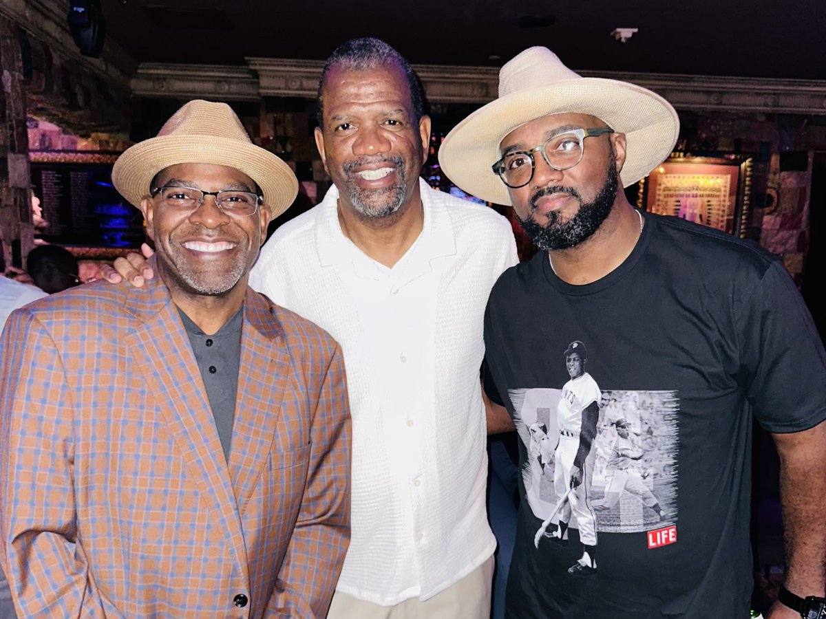 dfw_abj's tweet photo. Thanks to all who joined us and our fabulous co-sponsors for the #MLB #AllStarWeekend #Media #Party at the #FoundationRoom located inside #HouseOfBlues #Dallas! Join our local #NABJ chapter to help with programming and events. Visit https://t.co/rXmxGNIRBM #Journalists #DFWABJ https://t.co/sx2n8PqRWV