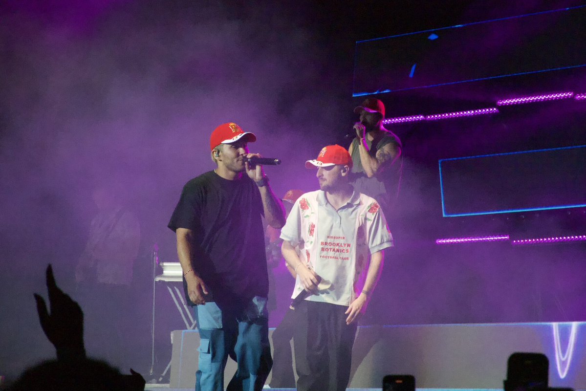 BTRSpain's tweet photo. Para seguir poniéndonos nostálgicos, compartimos contigo nuevas fotografías de @bigtimerush con las gorras de España puestas durante la canción Boyfriend.

📸 @henderizzz (thanks for the pics!)

#BigTimeRushMadrid #BTRMadrid #BTRSpain https://t.co/2ETvO9qJ0u