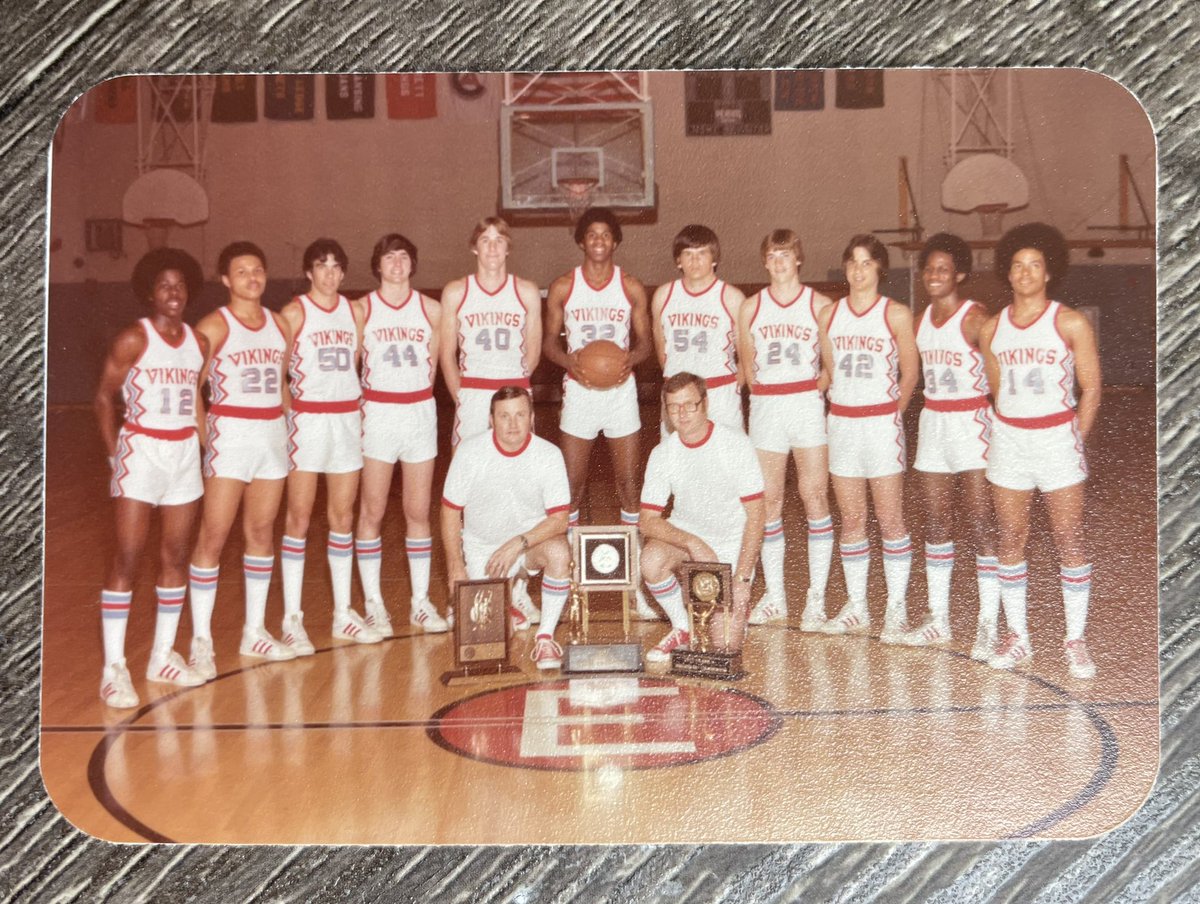 aphil66's tweet photo. This is cool.

My mom’s friend growing up was the daughter of Everett’s legendary coach George Fox in Lansing (MI). I remember shooting hoops in his driveway as a kid! 

She found these &amp; gave them to me b/c she knows my admiration for @MagicJohnson! 

#Lansing #Legend #EARVIN https://t.co/02vLbfX7TL
