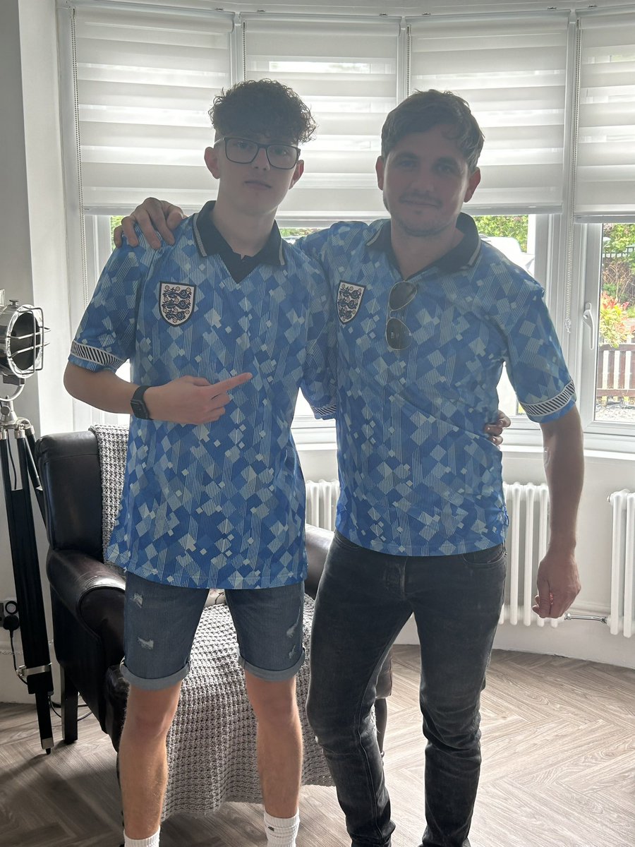 craigwillsonMK's tweet photo. #SSNThreeLions Louie &amp; Rob https://t.co/N3MxTvbgVM