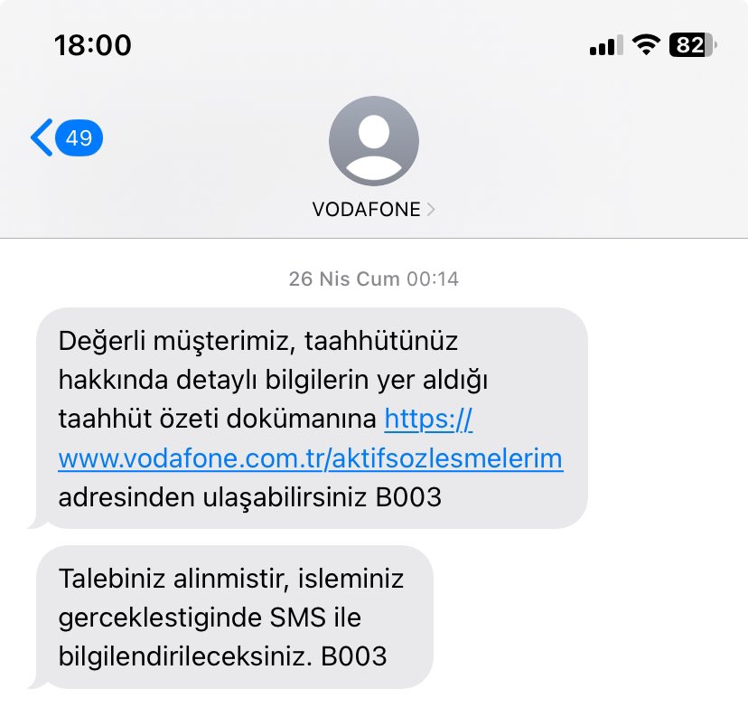 kubozkann's tweet photo. Fotoğraflar kronolojik sıraya göredir. 
26 nisan’da gelen mesaja istinaden 2.görselde görmüş olduğunuz tarifeye geçmiş bulunmama rağmen bir sonraki ay tarifeniz 481,41₺ karşılığında yüklendi mesajı üzerine müşteri hizmetlerini aradım. + https://t.co/gYIxxvL9y4