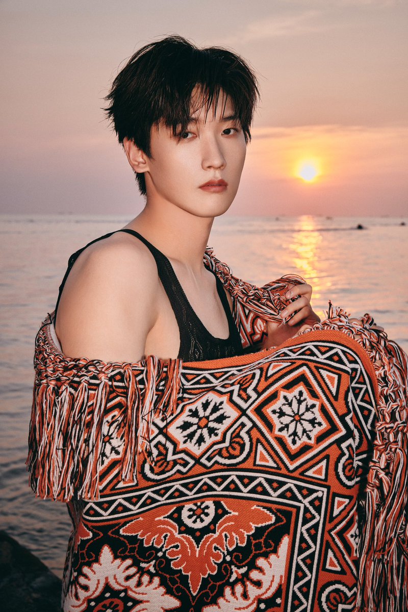 wetvmalaysia's tweet photo. Welcome #XingZhaolin to Malaysia 🇲🇾
😍Great sunset with the charming model!
Check his work on WeTV👉https://t.co/qOIOpma8hN
#MyGirl #ChoiceHusband #AccidentallyMeowonYou #CuteProgrammer #YouAreMyDestiny #TheEternalLove
#WeTVHiFive #WeTV5thAnniversary #WeTV #WeTVMalaysia https://t.co/gtmxnrIIrx