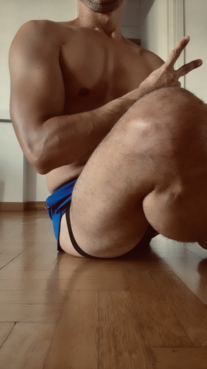 MasterDomGr1's tweet photo. Sunday workout at home. If there are any callisthenics friends out there, feel free to dm me 💪 https://t.co/4Hxl7HKSi6