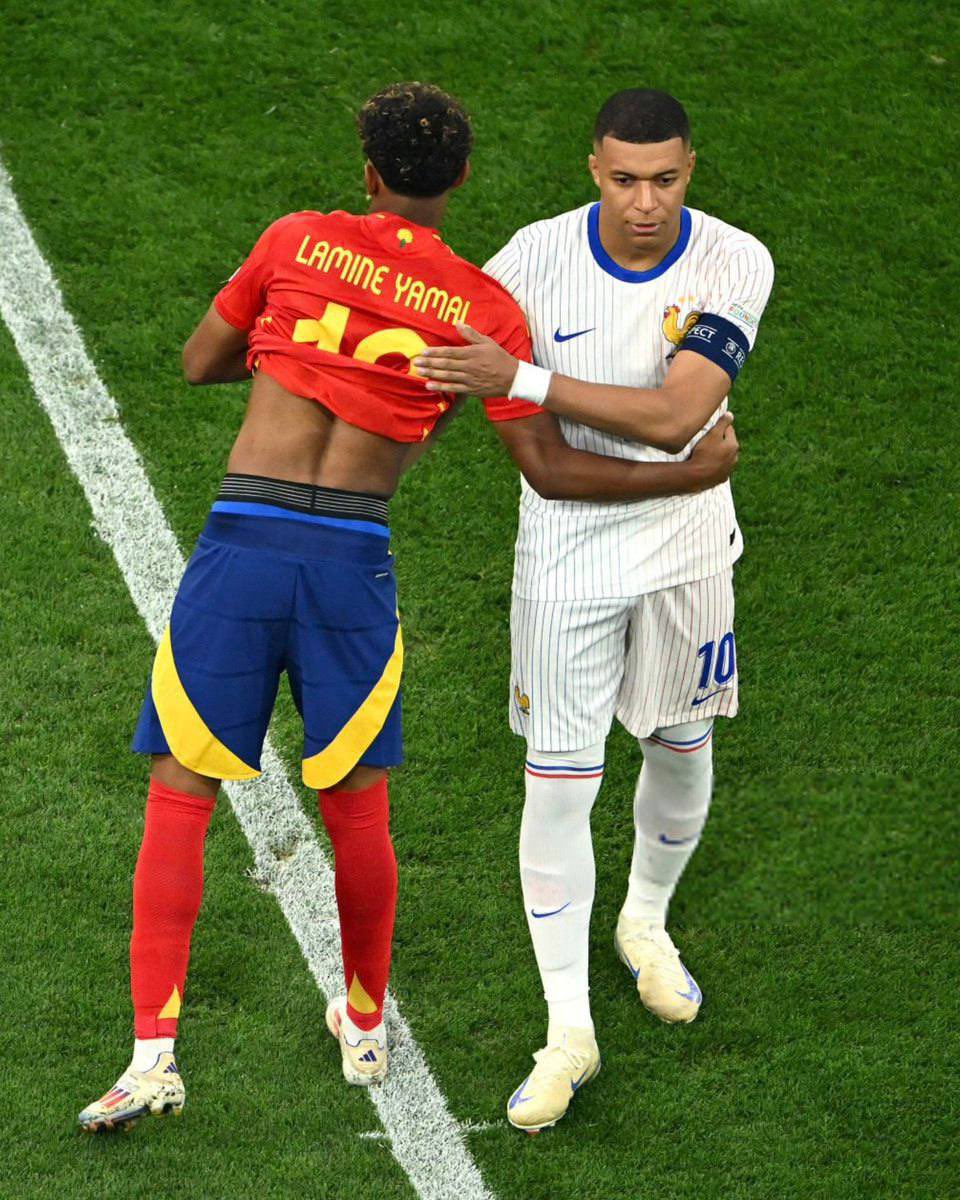 USFAsol's tweet photo. 🇪🇸 Lamine Yamal reveals: “Kylian Mbappé asked for my jersey after the game”, told Marca.

Yamal turns 17 today, ahead of Euros final. 🎂

🏴󠁧󠁢󠁥󠁮󠁧󠁿 England $ENG
https://t.co/nuxYeEfe3l

#EURO2024 #USFA #USFAsol #mother #UEFA #MAGA #MEGA #Donny #Mumu #Dusk #Baked #Fight #usdt #rocky #Billy #ear #michi #turbo #sapphire #daddy