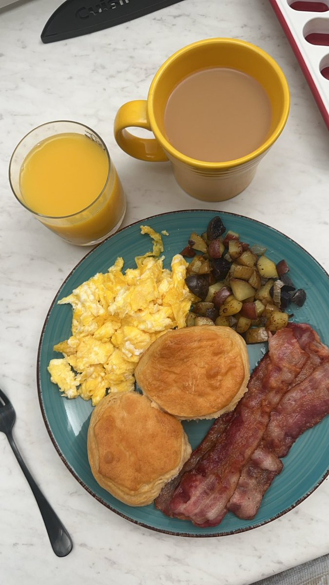 bursepanda's tweet photo. Some preps and a bomb ass breakfast! For @kiougy 💛 Im making an exciting recipe this week too! Hehe. https://t.co/Eb9smvPb3V