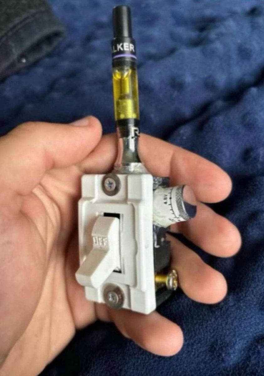 WeedPorns's tweet photo. Innovation at its finest https://t.co/ocdUuELZnw