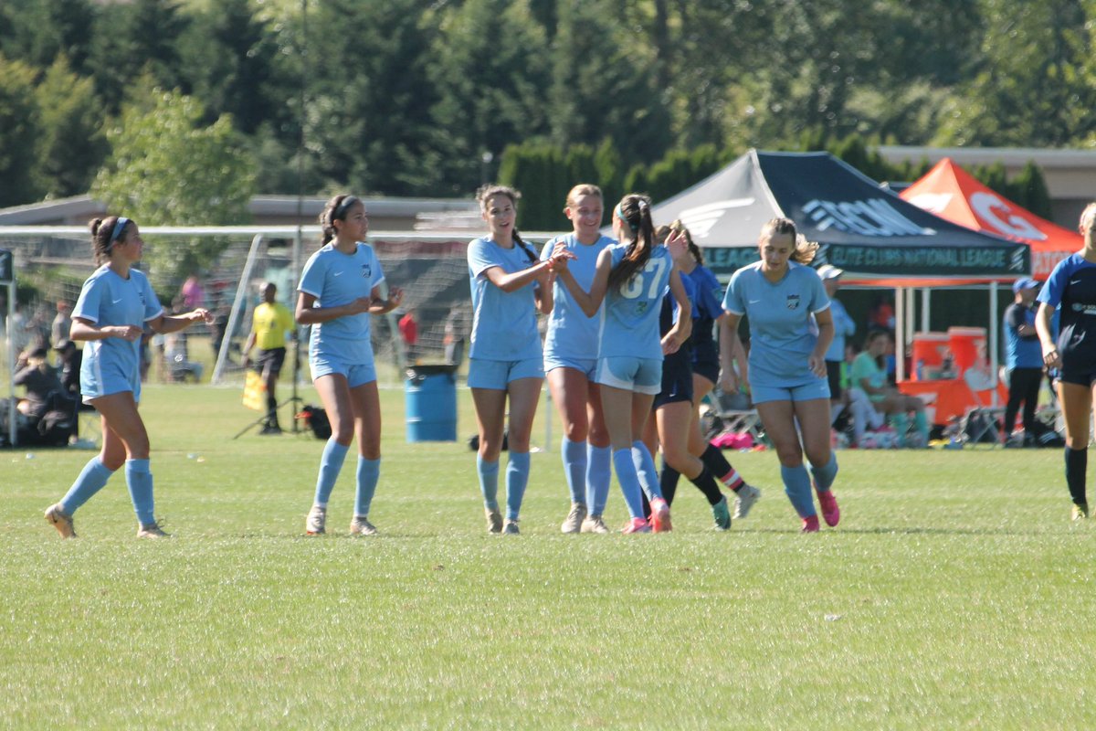 AlessiCarrier's tweet photo. Last month I had an amazing opportunity to join @FairfaxBRAVE in Seattle @ECNLgirls Nationals! Fierce competition and a great experience. Thanks so much to BRAVE for inviting me to guest play! 😃

@CCZ_FCV @Makoski22 @VARevolutionPro @FairfaxBRAVE https://t.co/ZggdZgXJbQ