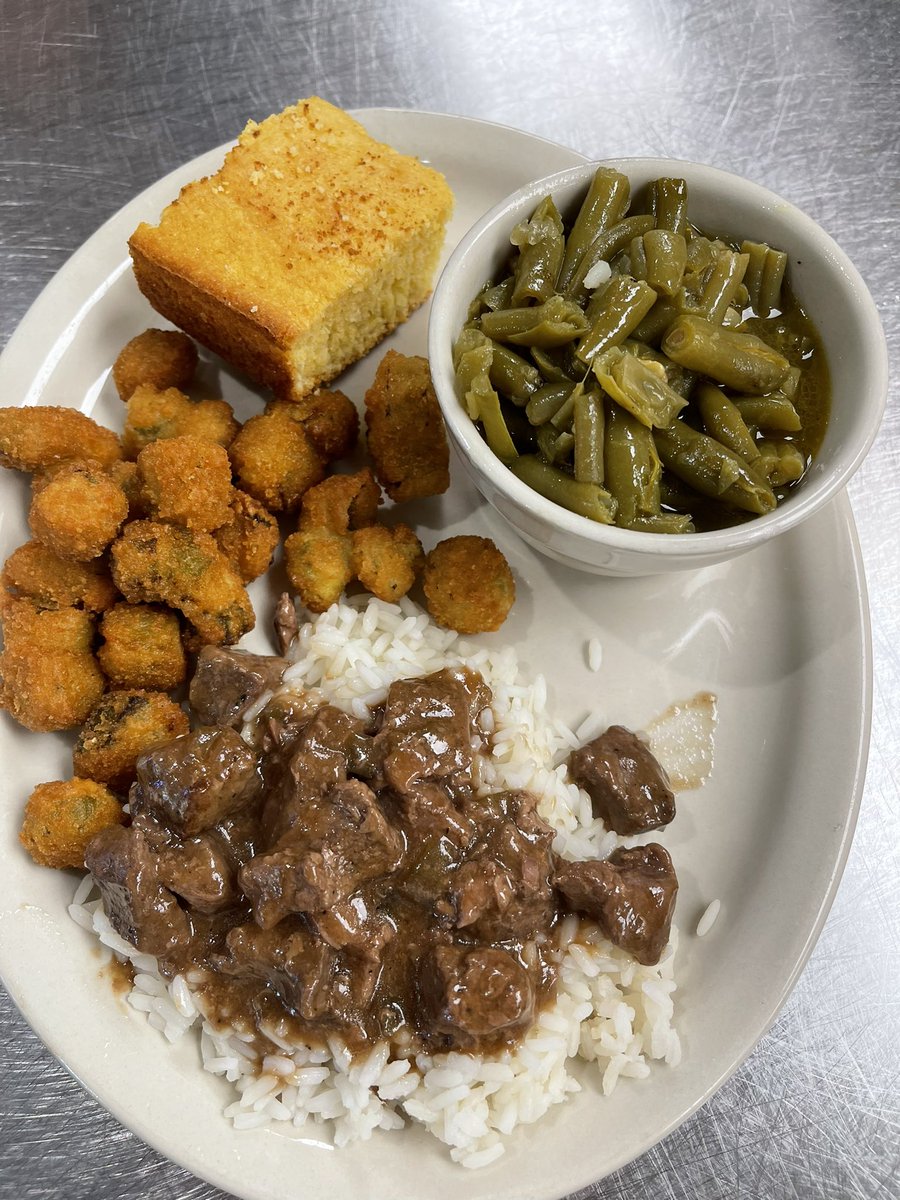 liveoaksgolf's tweet photo. Them good ‘ol Sunday mornin bells are ringin everywhere and the #DinnerBell is ringin for #ROOSEVELTS for our #SundayPlateLunch - #FriedChicken or #BeefTips w/ #Greens #MixedVeggies #CornOnTheCob #SpeckledButterBeans and more. Call 601-982-1231 for #ToGo https://t.co/PrjCJfrT8j