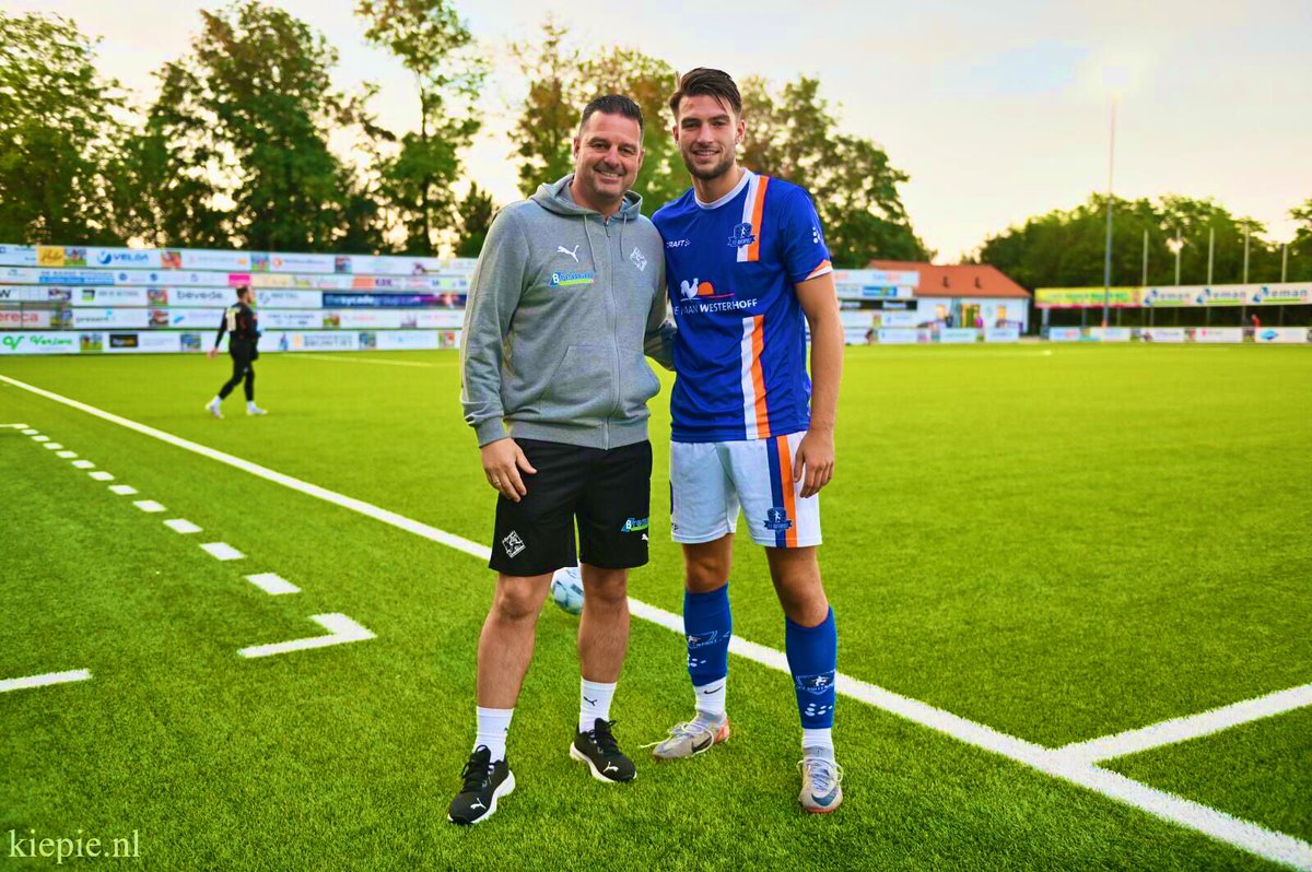 renevdweij's tweet photo. De kop is er weer af.
Tegen @vvBuitenpost 2x35 min gespeeld.
Ondanks nog veel spelers op vakantie, veel goede momenten gezien⚽️
Hiërarchie thuis is ook weer even duidelijk😉😅
Nu heerlijk✈️🌞 https://t.co/c65eCFco5S