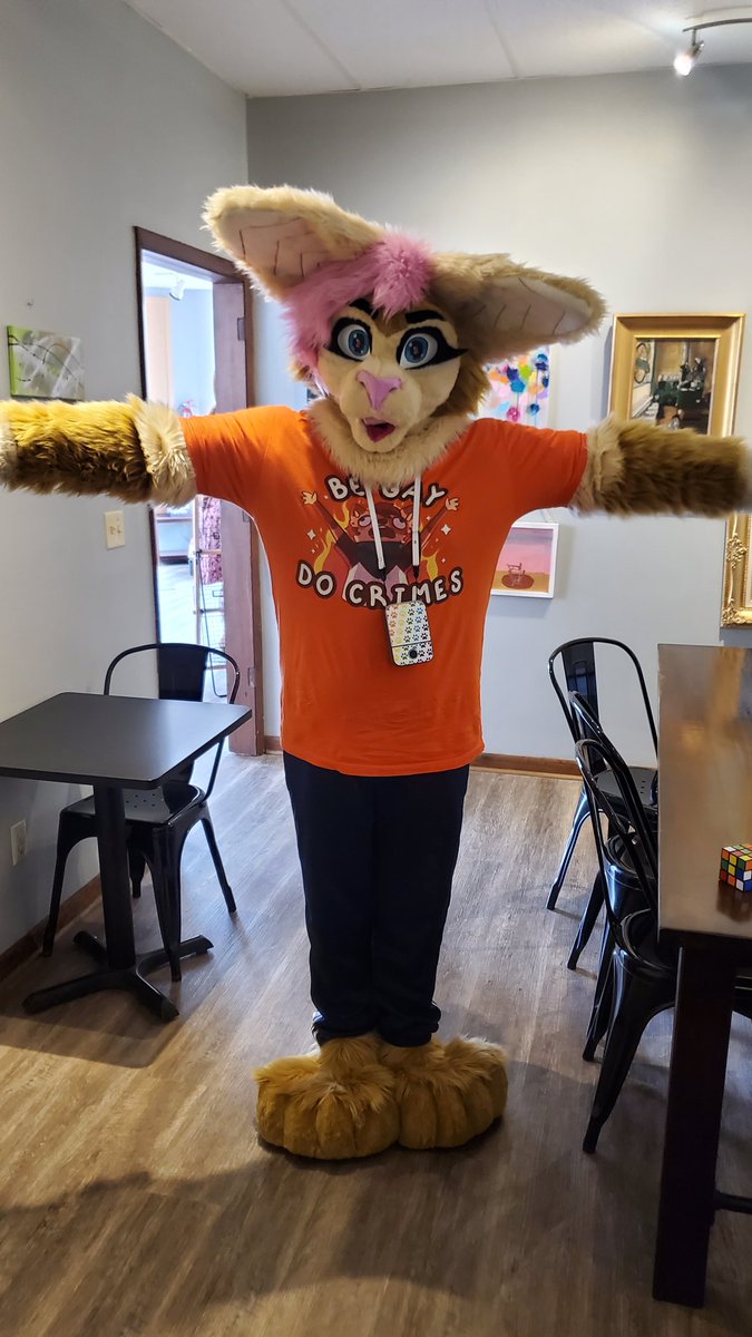 toffeebean98's tweet photo. *asserts dominance* Fear me! https://t.co/ULqiigdYCt